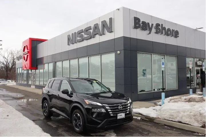 $23644 : Nissan Rogue 2025 AWD SV 4dr image 1