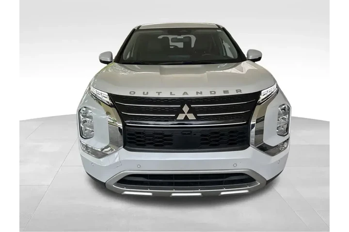 $22388 : Mitsubishi Outlander 2023 ES image 9