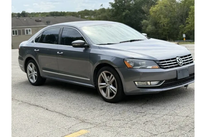 $4999 : 2014 Passat 2.0L TDI SEL Prem image 9