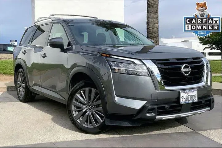 $32985 : Nissan Pathfinder 2023 SL 4d image 2