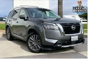 $32985 : Nissan Pathfinder 2023 SL 4d thumbnail