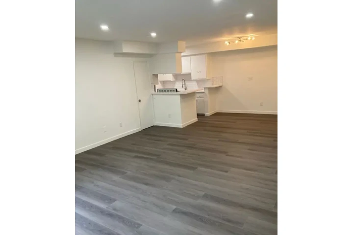 $2000 : 2Bed/2Bath Apt  for rent in LA image 4