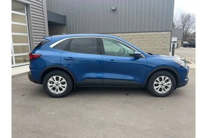$22535 : Ford Escape 2023 AWD Active image 4