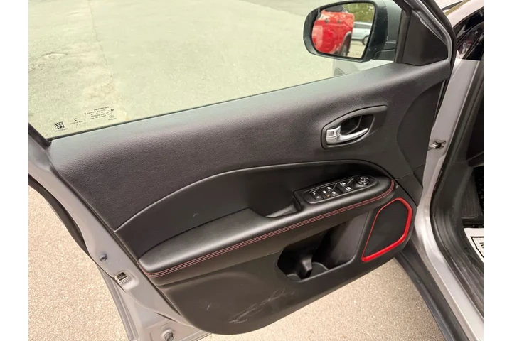 $19900 : Jeep Compass 2019 4x4 Trailh image 10