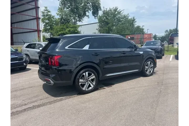 $30980 : Kia Sorento Hybrid 2022 AWD image 5