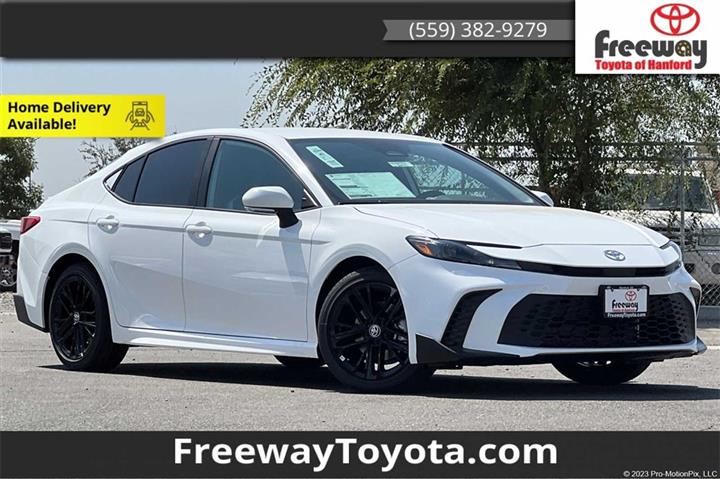 $32902 : Camry SE image 1