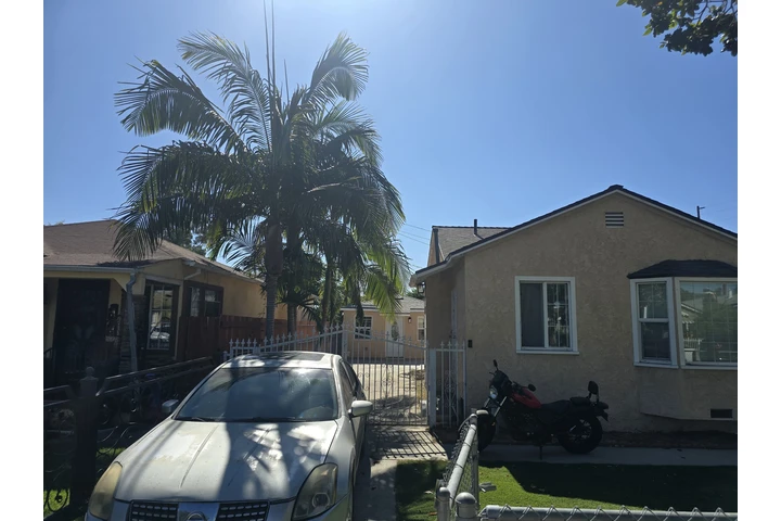 $1850 : Nuevo Estudio en South Gate image 10