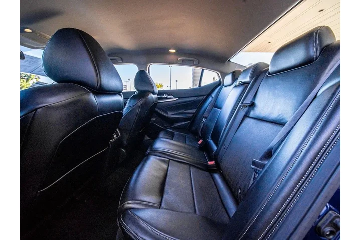 $24288 : Nissan Maxima 2023 3.5 SV 4d image 10