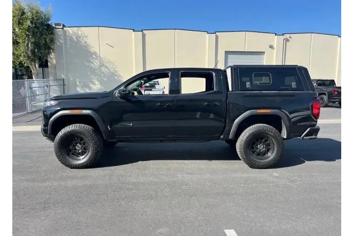 $36489 : GMC Canyon 2023 4x4 AT4 4dr image 4