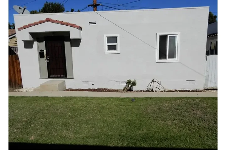 $1100 : Welcome to 15918 Hunsaker Ave image 1