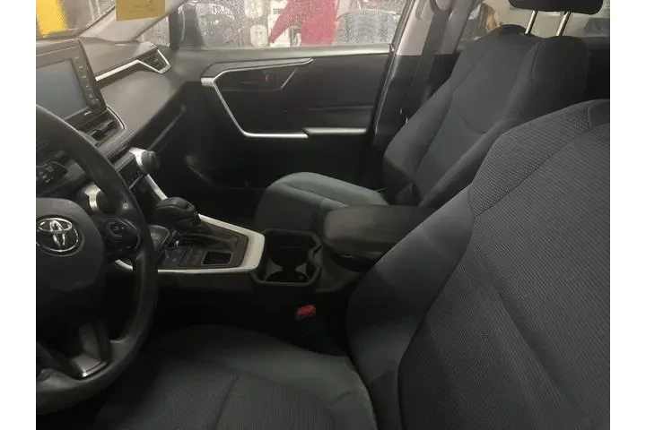 $24921 : Toyota RAV4 2021 AWD LE 4dr image 3