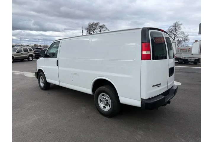 $16975 : 2014 Express 2500 image 4