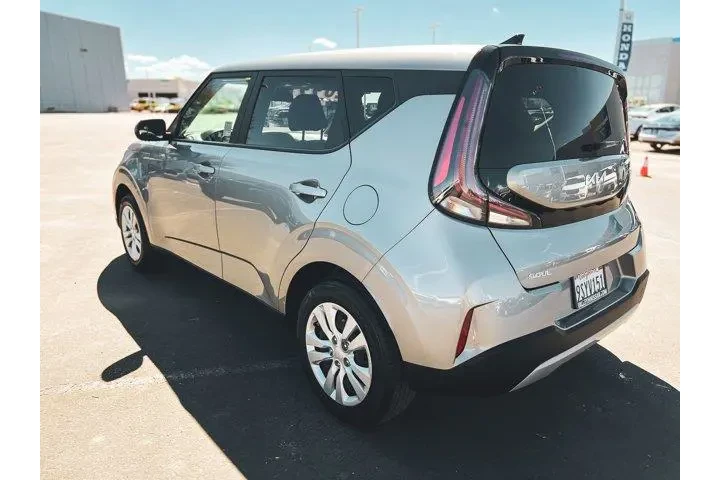 $20997 : Kia Soul 2025 LX 4dr Crossov image 5
