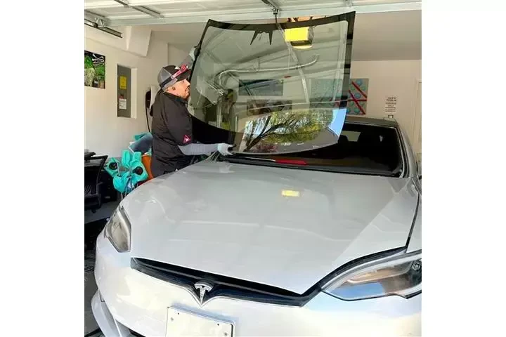 AUTO GLASS REPAIR SERVICES image 3