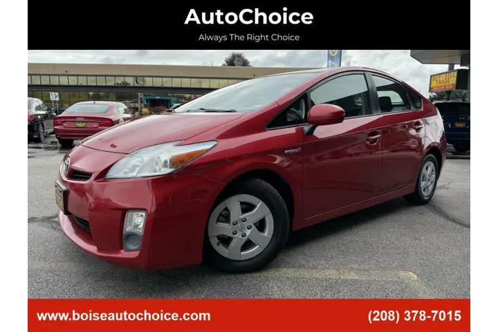 $8300 : 2011 Prius Four image 2