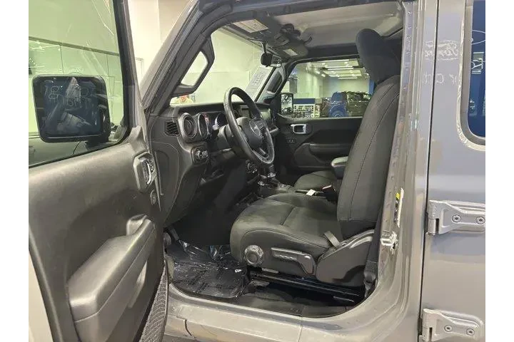 $33990 : Jeep Wrangler Unlimited 2022 image 10