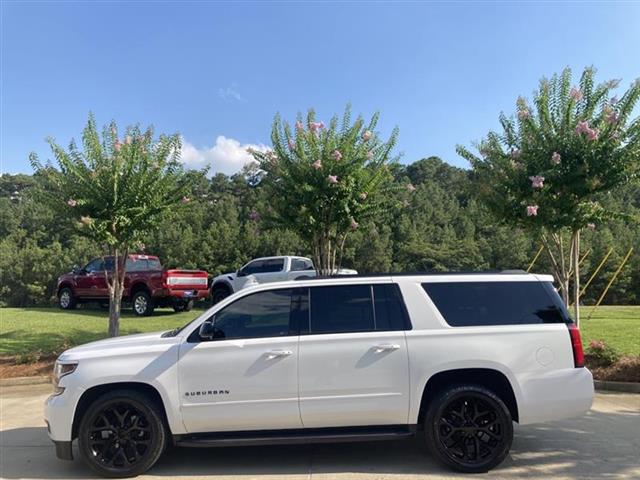 $41228 : 2019 Suburban Premier 4WD image 6