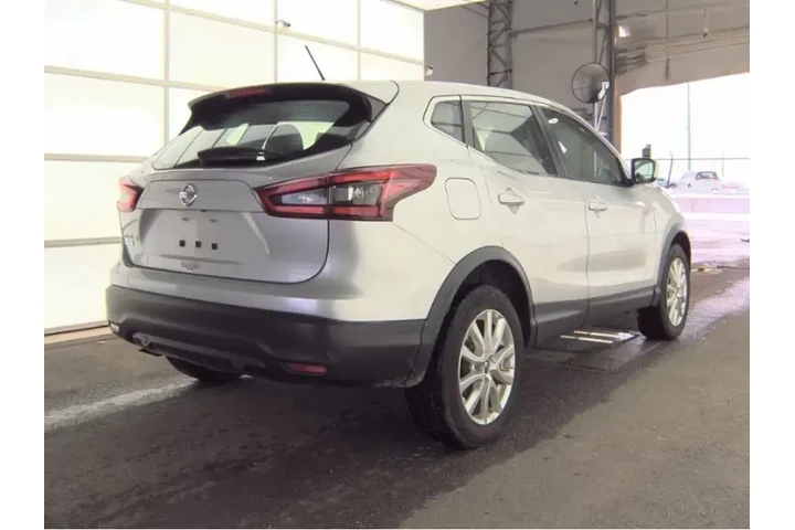 $14399 : Nissan Rogue Sport 2021 S 4d image 4