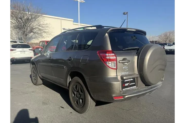 $12399 : Toyota RAV4 2012 4x4 Base 4d image 5