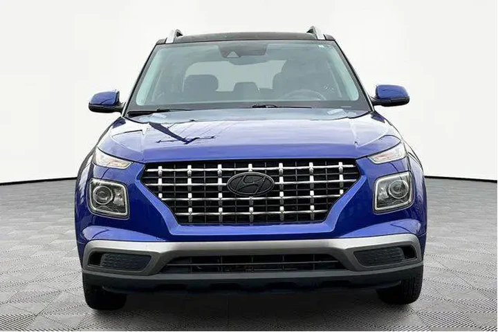 $11576 : Hyundai VENUE 2020 SEL 4dr C image 1