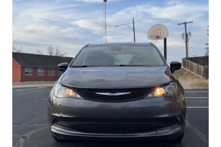 $14999 : 2023 Voyager LX image 3