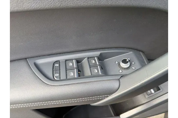 $24265 : Audi Q5 2022 AWD quattro S l image 10