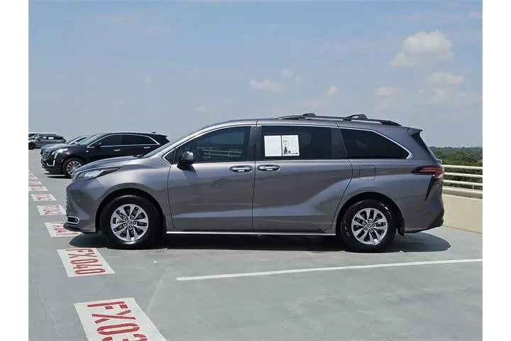 $33433 : Toyota Sienna 2022 XLE 8-Pas image 4