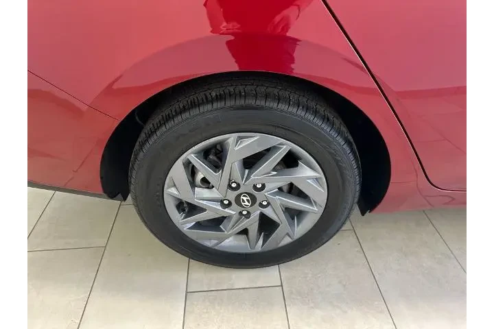 $21989 : Hyundai ELANTRA 2024 SEL 4dr image 8