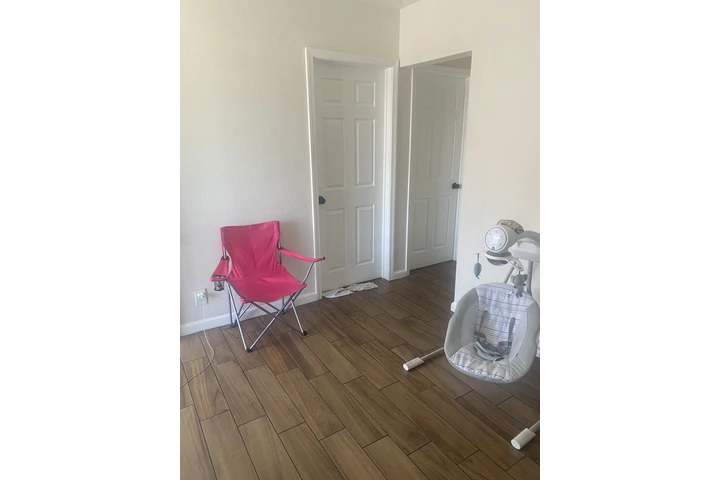 $640 : Comparto cuarto image 9
