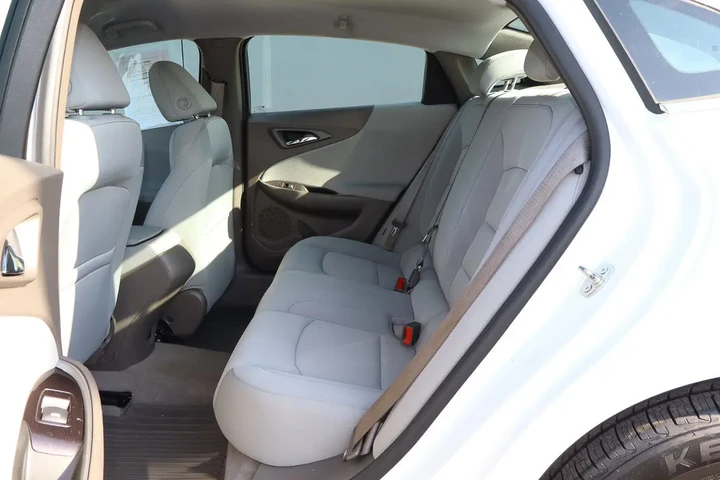$11949 : 2020 Malibu LS image 8