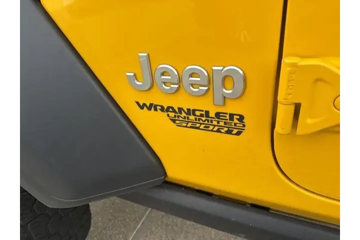 $28927 : Jeep Wrangler Unlimited 2021 image 3