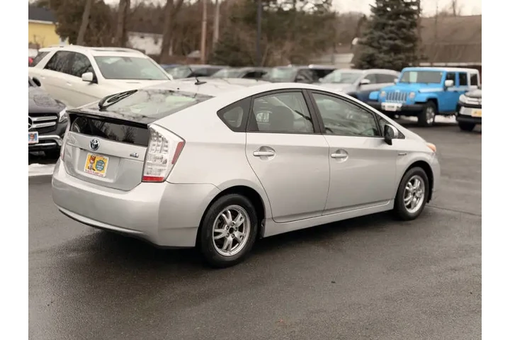 $8800 : 2010 Prius III image 7