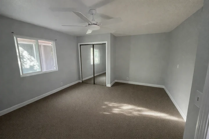 $1300 : Cuarto en renta image 1