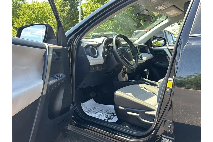 $15299 : 2015 RAV4 LE image 2