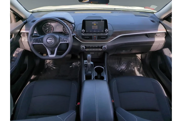 $23500 : Nissan Altima 2024 2.5 SV 4d image 10