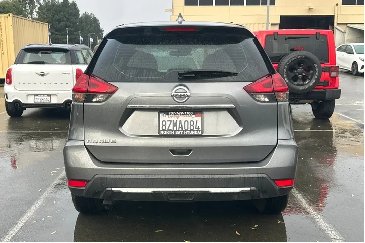 $17990 : Nissan Rogue 2020 S 4dr Cros image 4