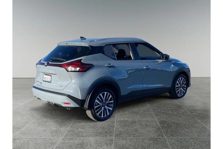 $20500 : Nissan Kicks 2024 SV 4dr Cro image 5