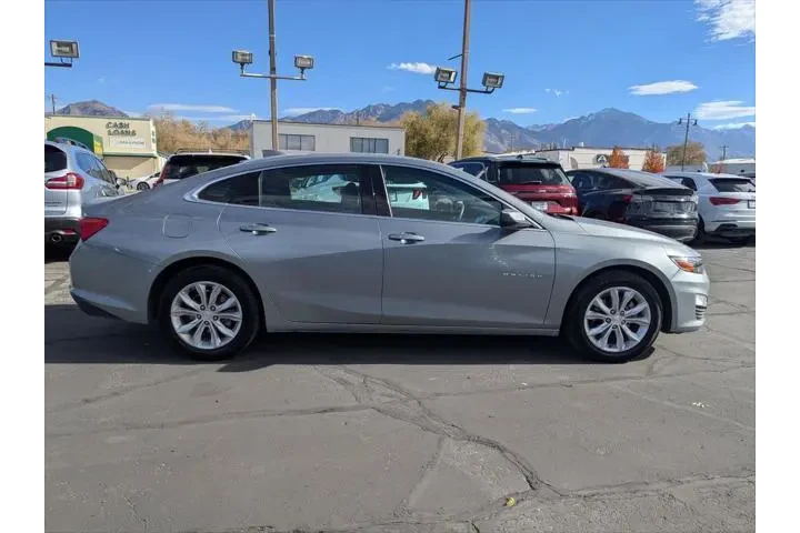 $17699 : Chevrolet Malibu 2024 LT 4dr image 2