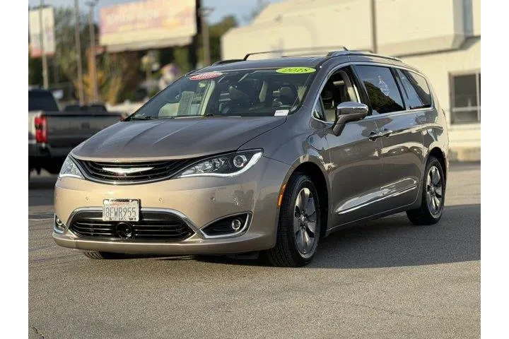 $18995 : Chrysler Pacifica Hybrid 201 image 3