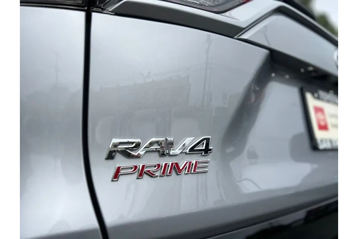 $42990 : Gold Certified2024 RAV4 Prime image 10