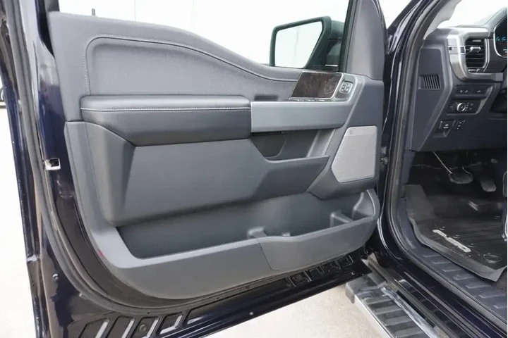 $39988 : Ford F-150 2021 4x4 Lariat 4 image 8