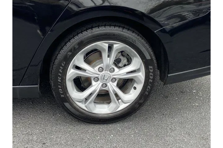 $21550 : Honda Accord 2024 LX 4dr Sed image 9