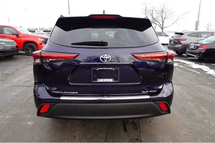 $32995 : 2020 HIGHLANDER image 7