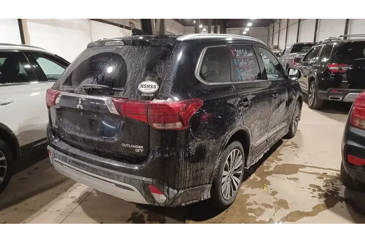 $13373 : Mitsubishi Outlander 2019 AW image 2