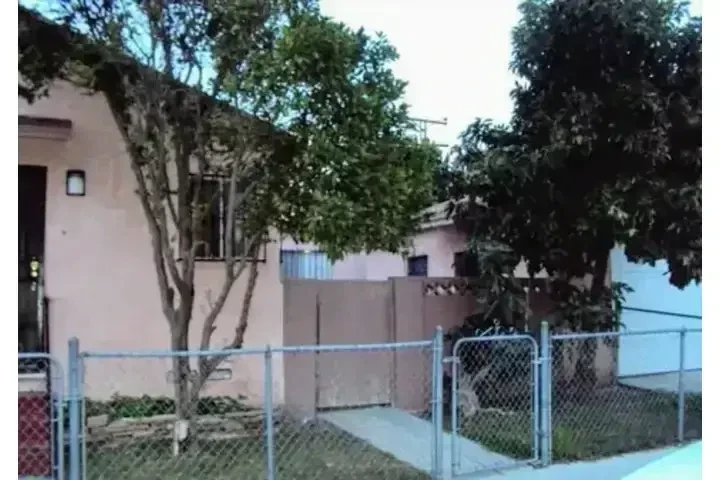$1500 : HUNTINGTON PARK RENTO CASAS image 6
