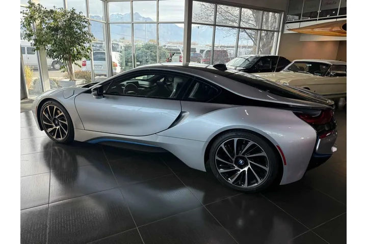 $52910 : 2014 i8 image 9