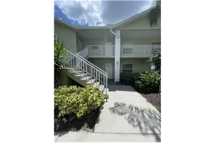 $1965 : Rental property with 2 bedro image 1