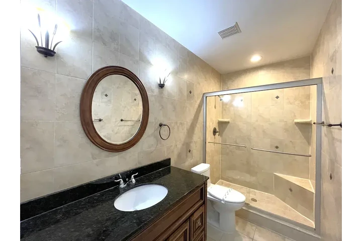 $3000 : 3 beds and 2 bath house image 9