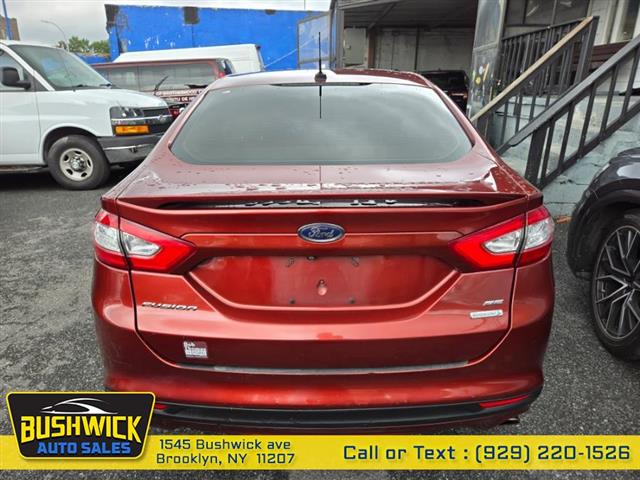 $6995 : Used 2014 Fusion 4dr Sdn SE F image 5