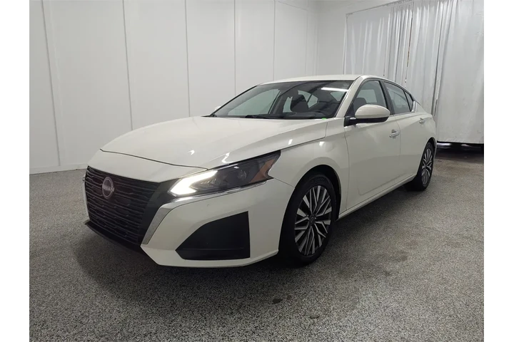 $21499 : Nissan Altima 2023 2.5 SV 4d image 5